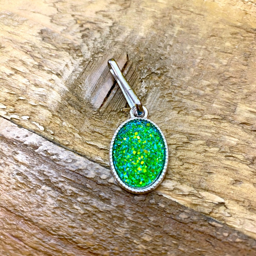 Sparkly zipper pull